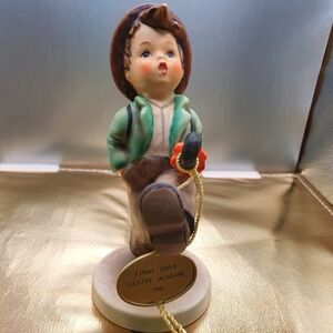Goebel Globetrotter figurine